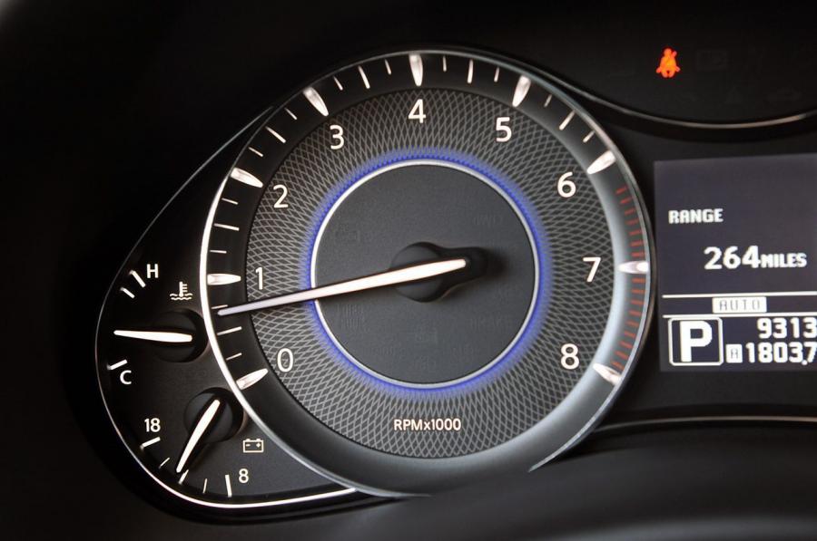  Infiniti QX56 2012 года  (фото 34 из 64)